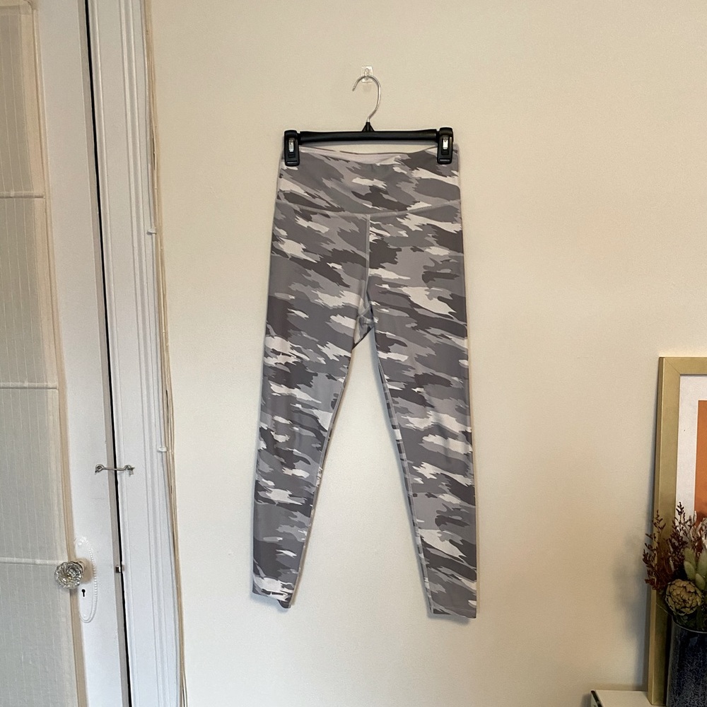 SoulCycle Camo Legging whit grey small